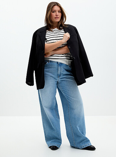 Light blue stretch jean <b>Fit: Wide leg, high rise</b>