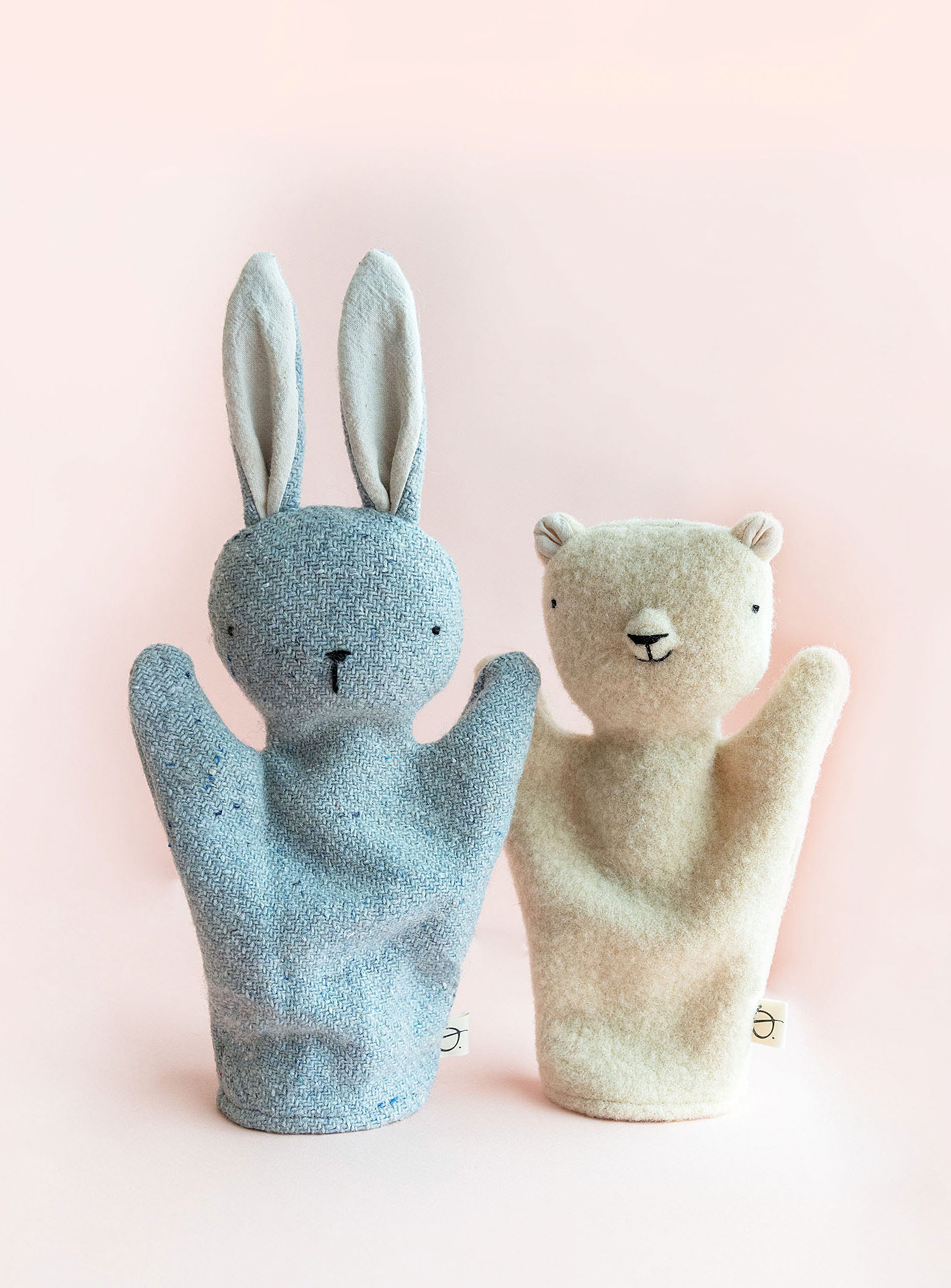 Ouistitine - Rabbit and bear puppet duo