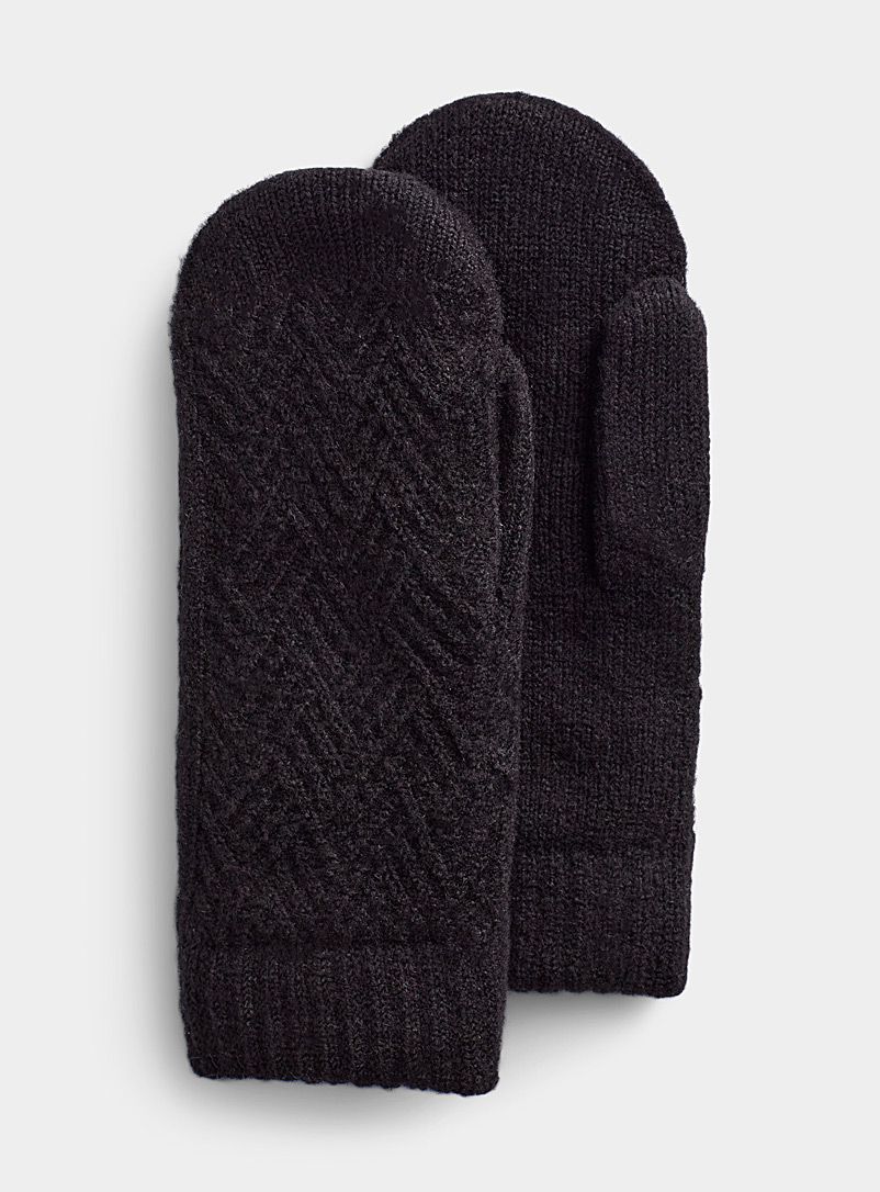 Simons Black Embossed chevron mittens for women