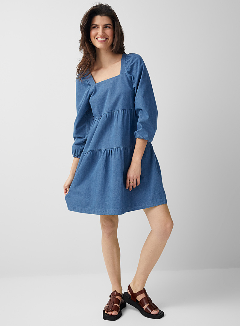 Soaked in Luxury: La robe étagée denim manches bouffantes Bleu pour femme