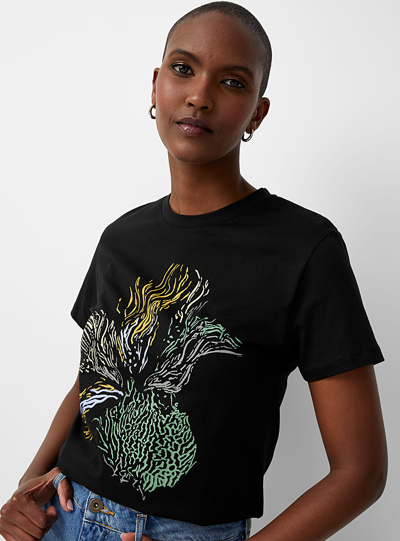 Soaked in Luxury: Le t-shirt coraux stylisés Jo Noir pour femme