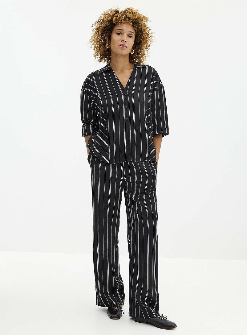 Trimmed Mid-Rise Wide-Leg Pants