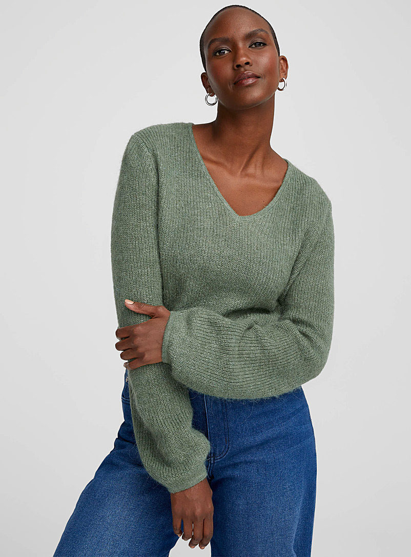 Tuesday shaker rib V-neck sweater 
