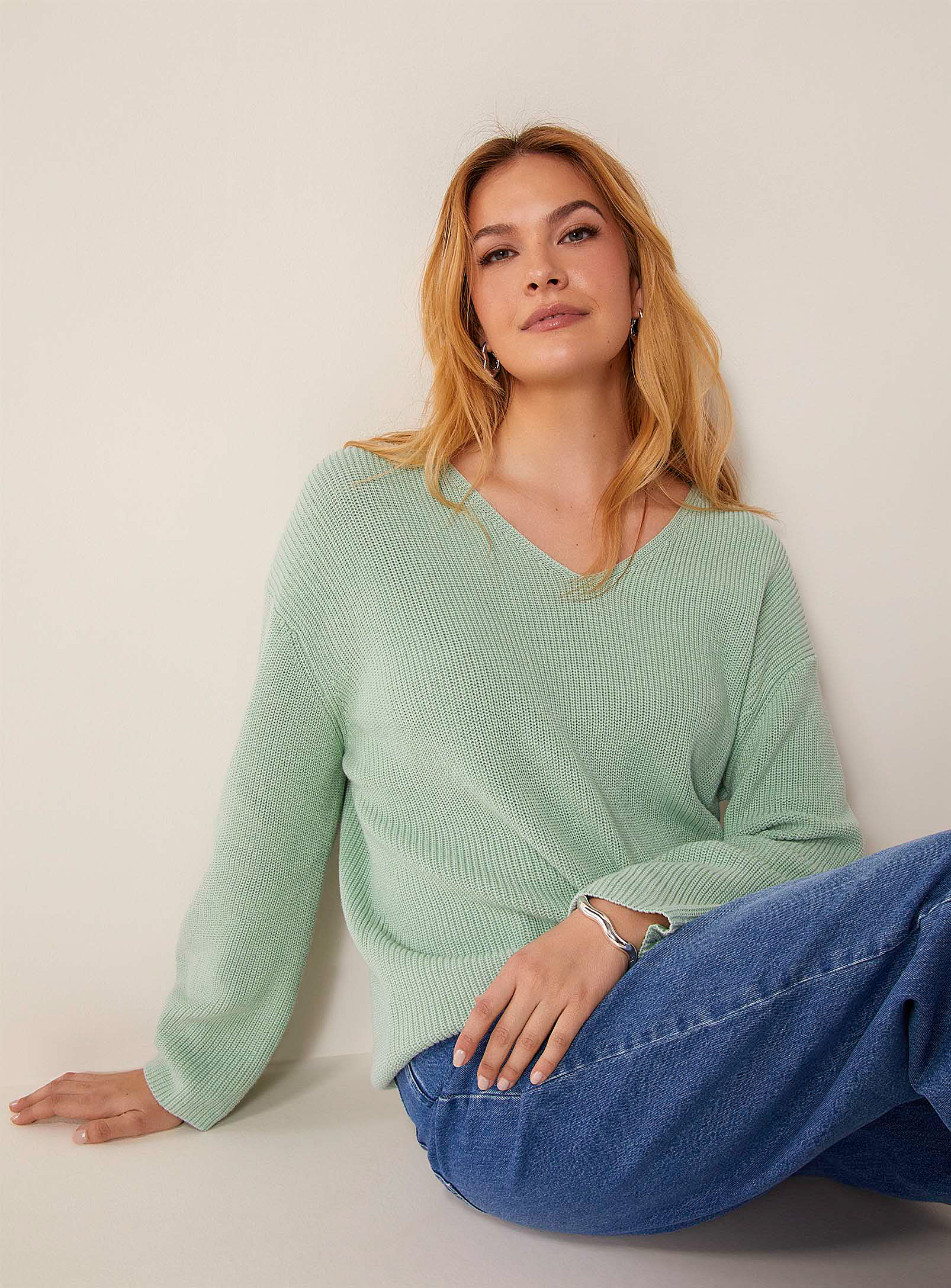 Soaked In Luxury Tuesday Shaker-rib V-neck Sweater In Lime Green