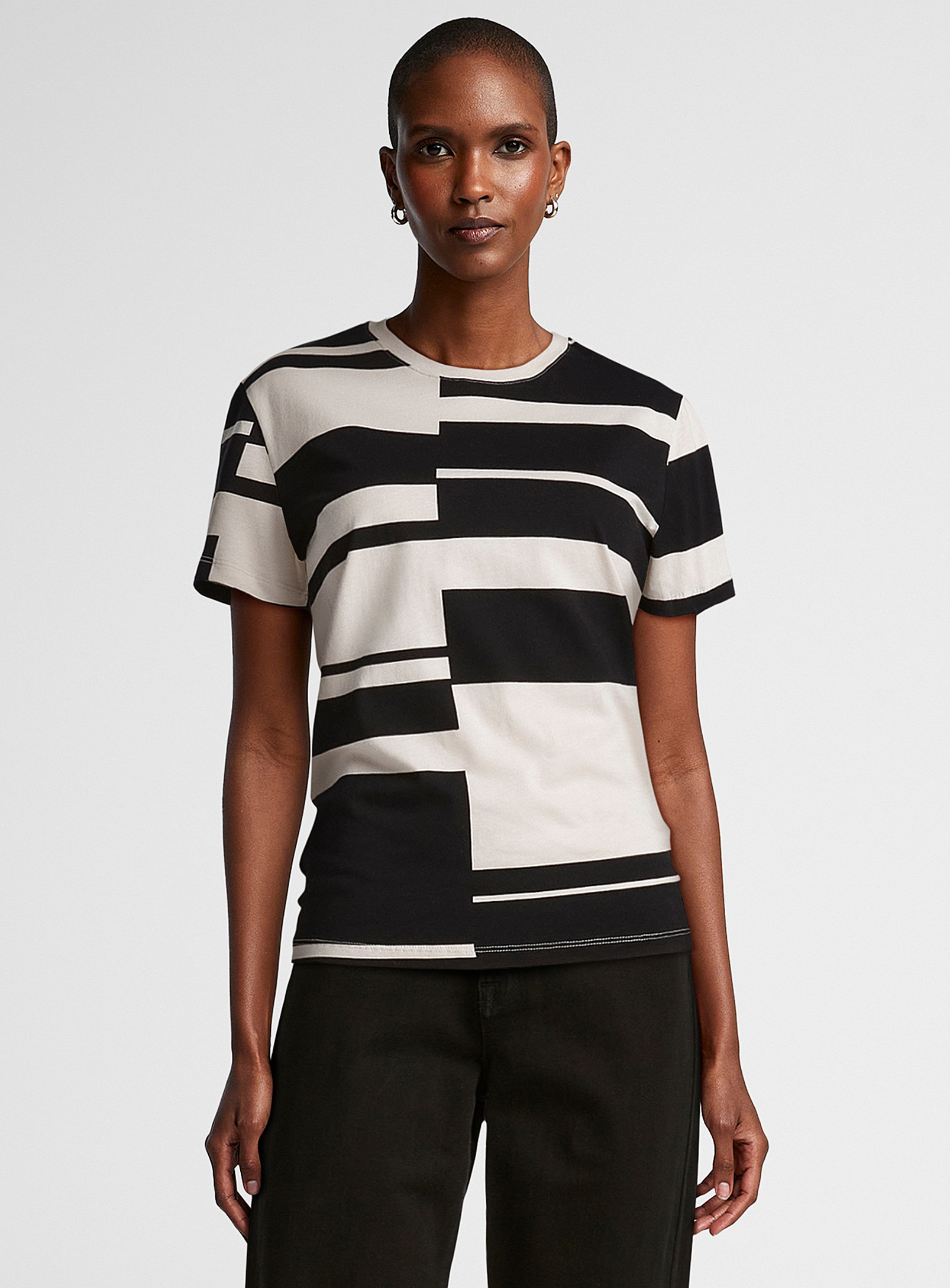 Soaked In Luxury Eva Contrasting Blocks T-shirt In Black And White