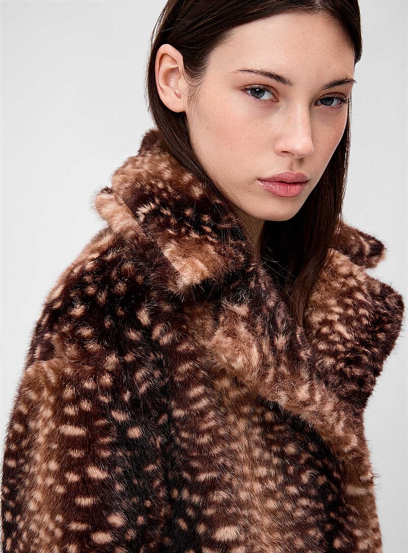 Fawn long faux-fur coat | Daisy Street | | Simons
