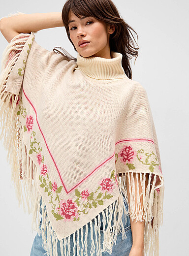 Daisy Street: Le poncho col roul&eacute; roses et franges Ivoire - Beige cr&egrave;me pour femme