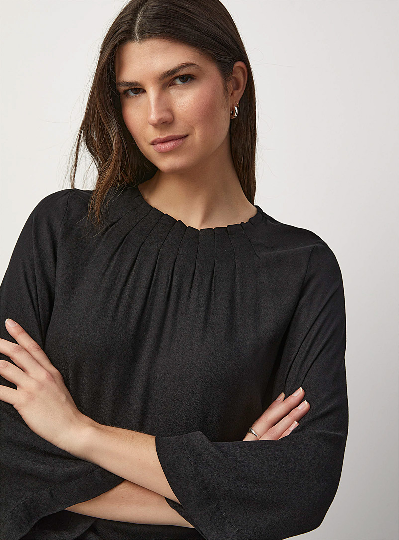 Fransa Black Pleated collar flowy blouse for women