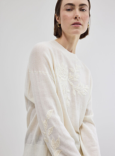Fransa Off White Embroidered rose fine-knit sweater for women