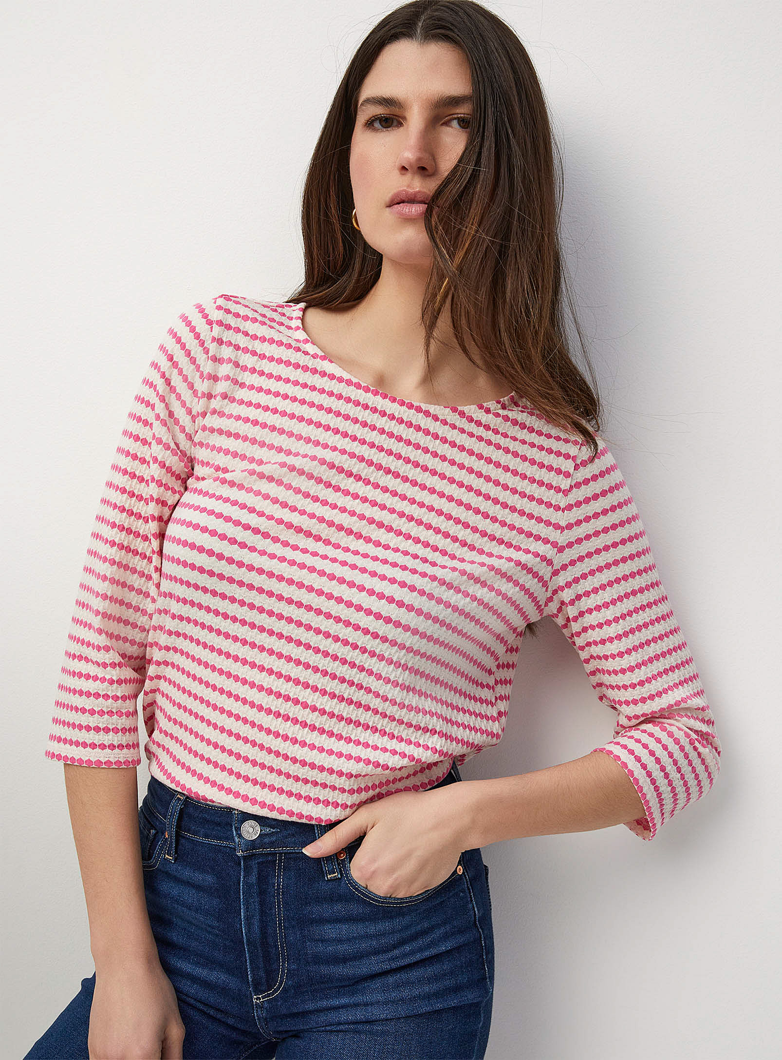 Contemporaine Two-tone Embossed T-shirt In Pink