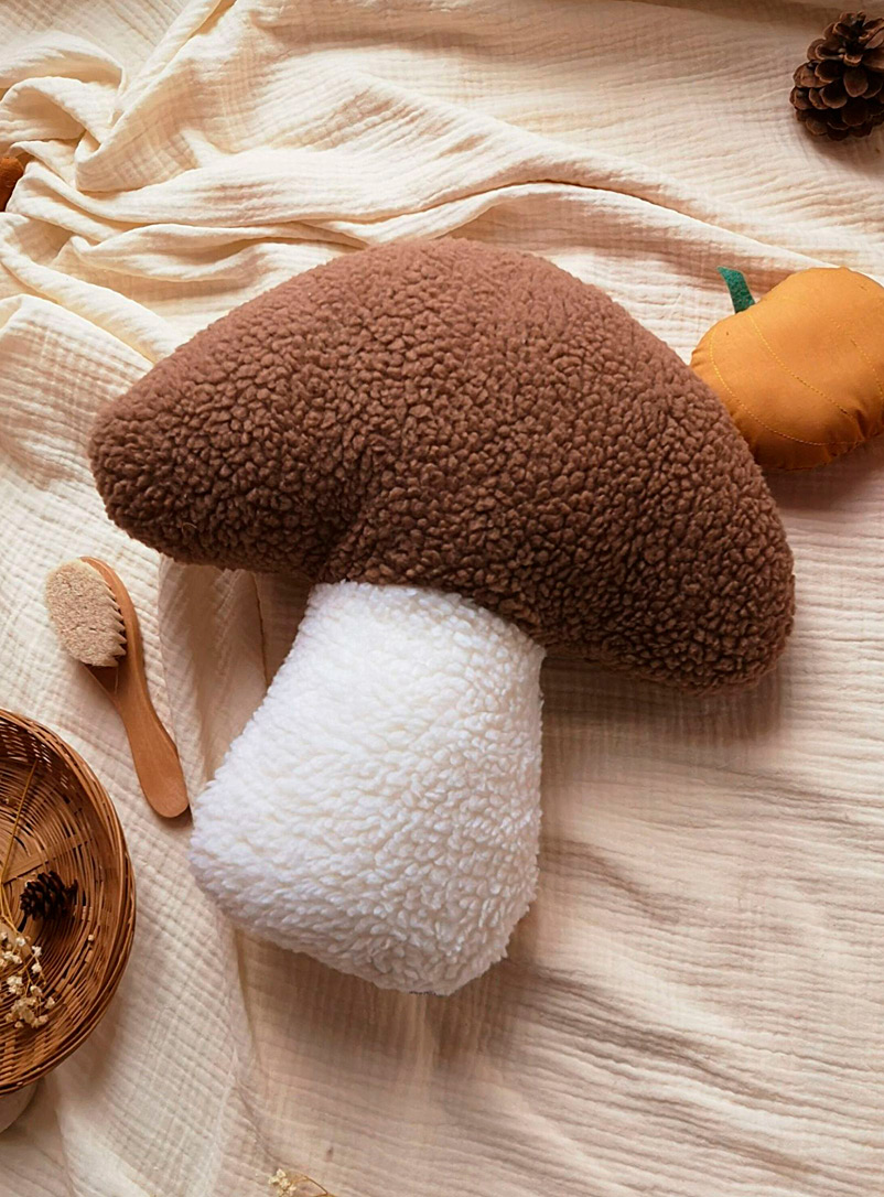 The Butter Flying Assorted Small shiitake high pile fleece cushion