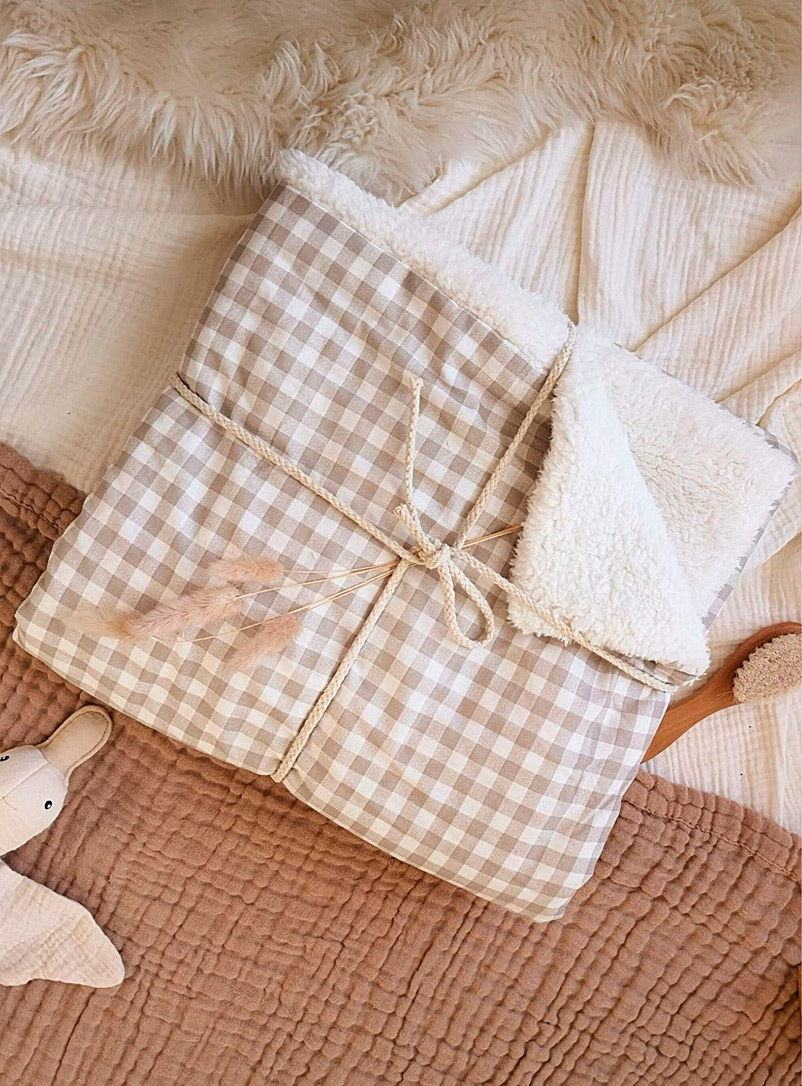 The Butter Flying: La couverture pour b&eacute;b&eacute; vichy effet mouton Ivoire - Beige cr&egrave;me