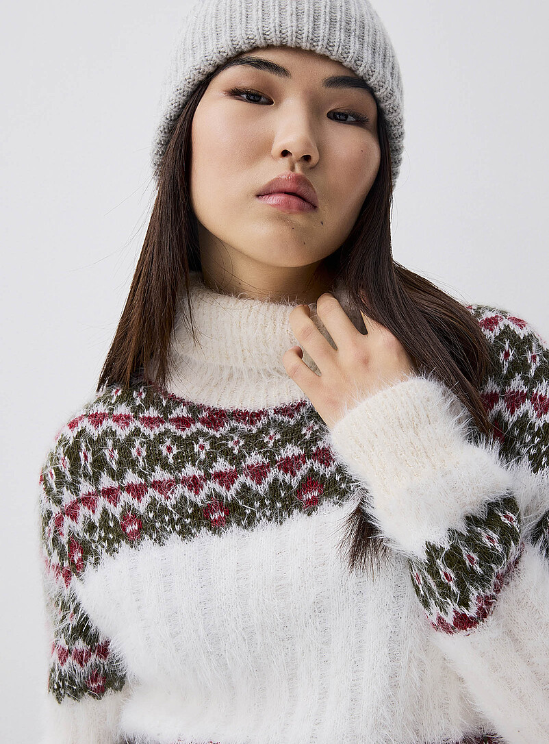 Striped & Patterned Sweaters for Women | Simons Canada