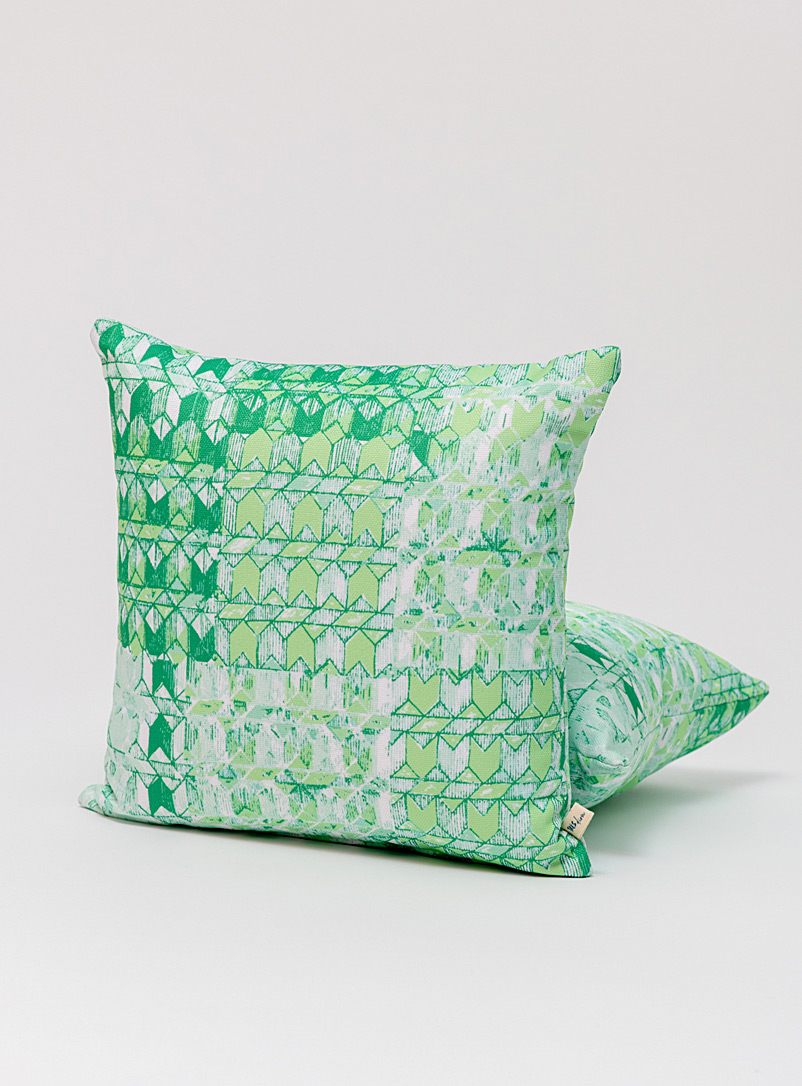 Très dion Green Square Tangy Prelude indoor-outdoor cushion 43 x 43 cm