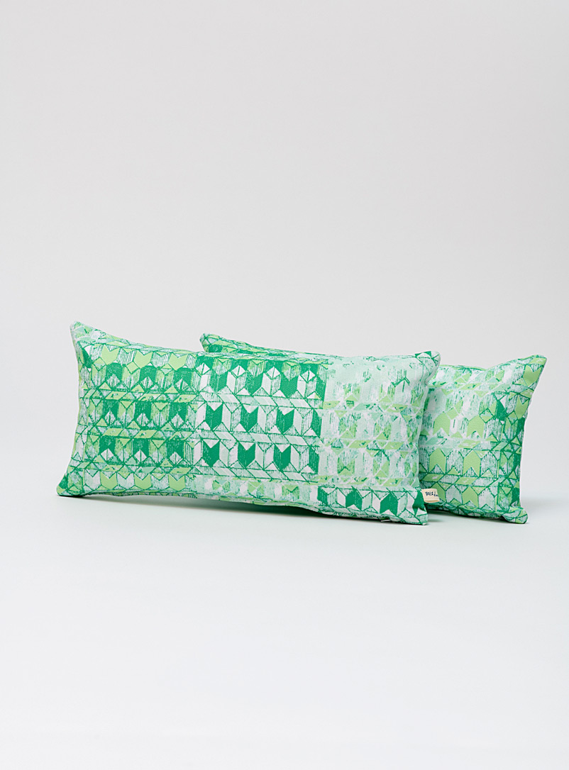 Très dion Green Rectangular Tangy Prelude indoor-outdoor cushion 28 x 53.5 cm
