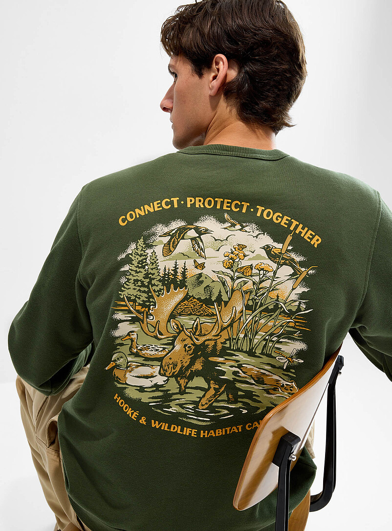 Canadian wildlife sweatshirt product image 3