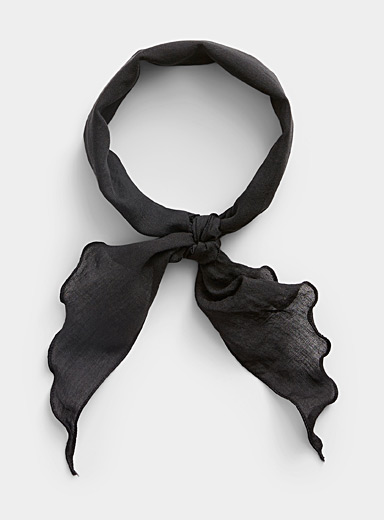 Ruffle-trim lightweight triangle scarf
