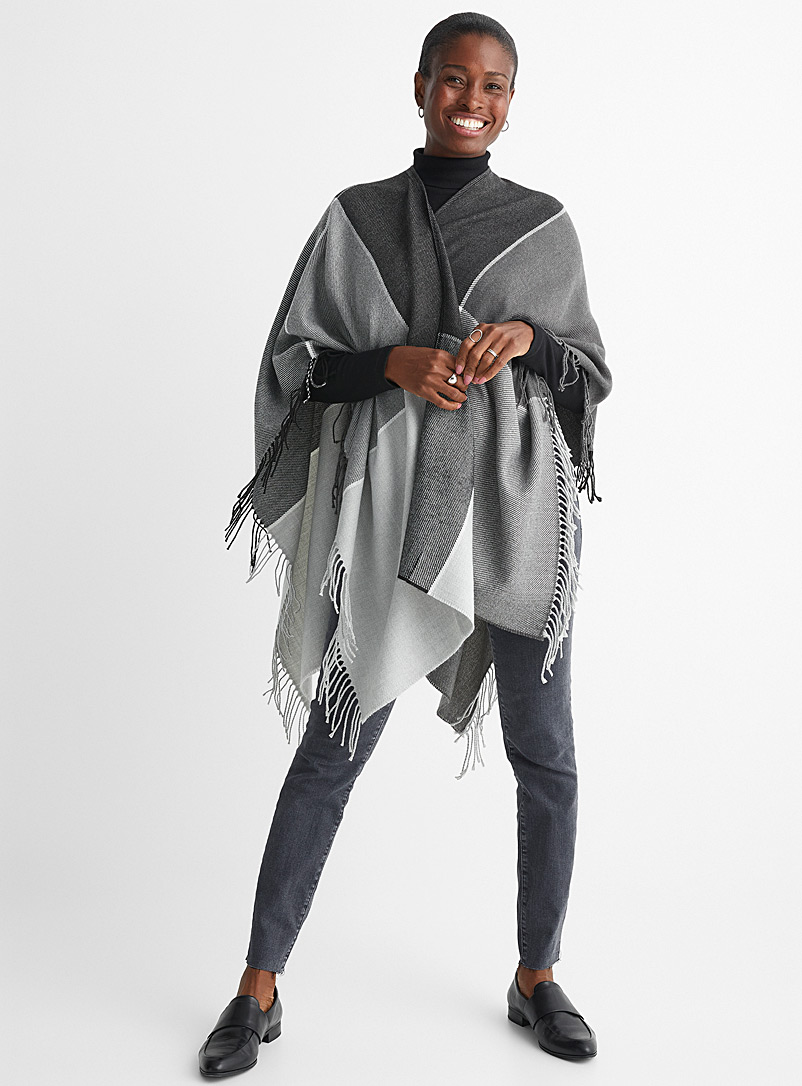 Simons: Le poncho style ruana grands carreaux Noir à motifs pour femme