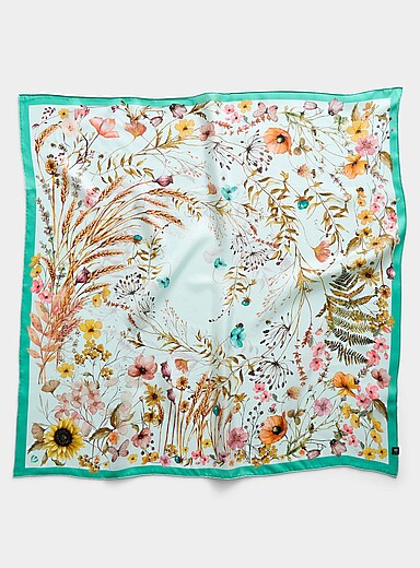 Le foulard fleurs printani&egrave;res pure soie