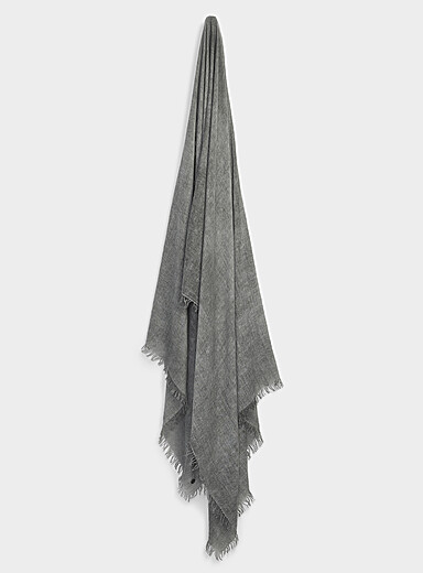 Fringed raw weave lightweight scarf