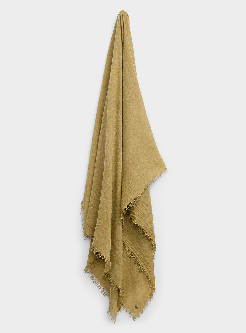 Fraas Charcoal Fringed raw weave lightweight scarf for women