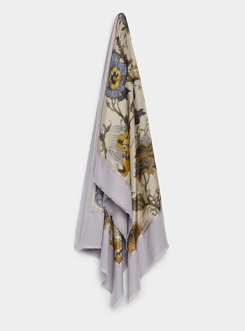 Fraas Light Grey Mysterious nature scarf for women
