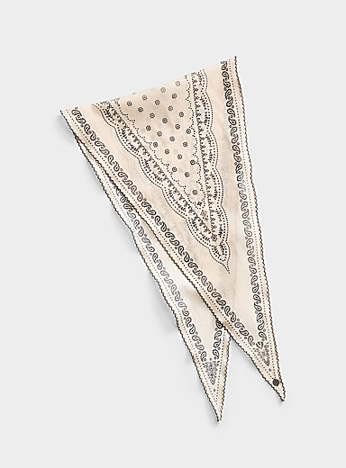 Le foulard bandana festonn&eacute;