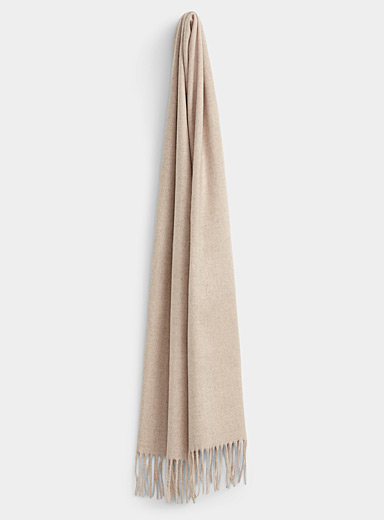 Essential velvety scarf