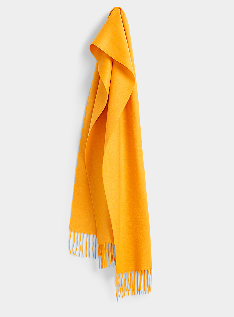 Simons Yellow Essential velvety scarf for women