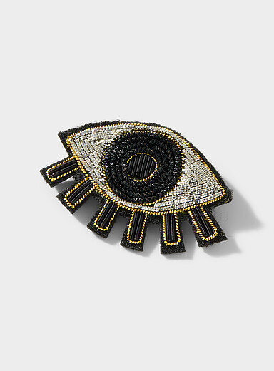 Figurative embroidered brooch