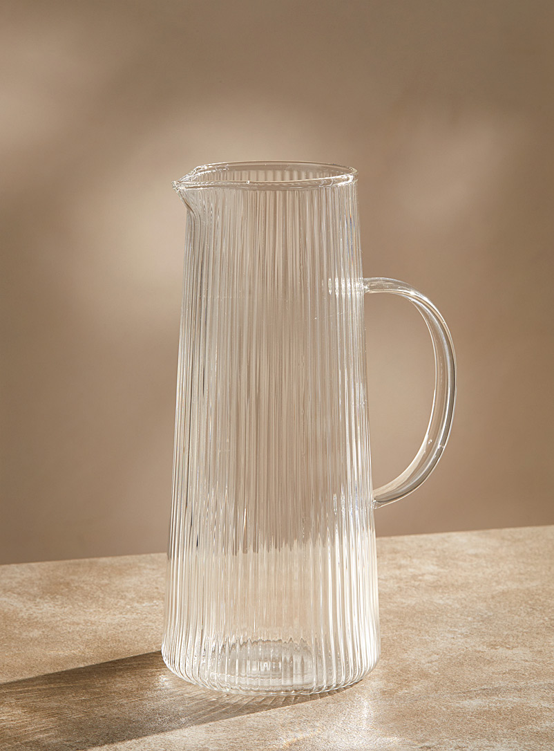 Simons Maison Assorted Fine grooves carafe