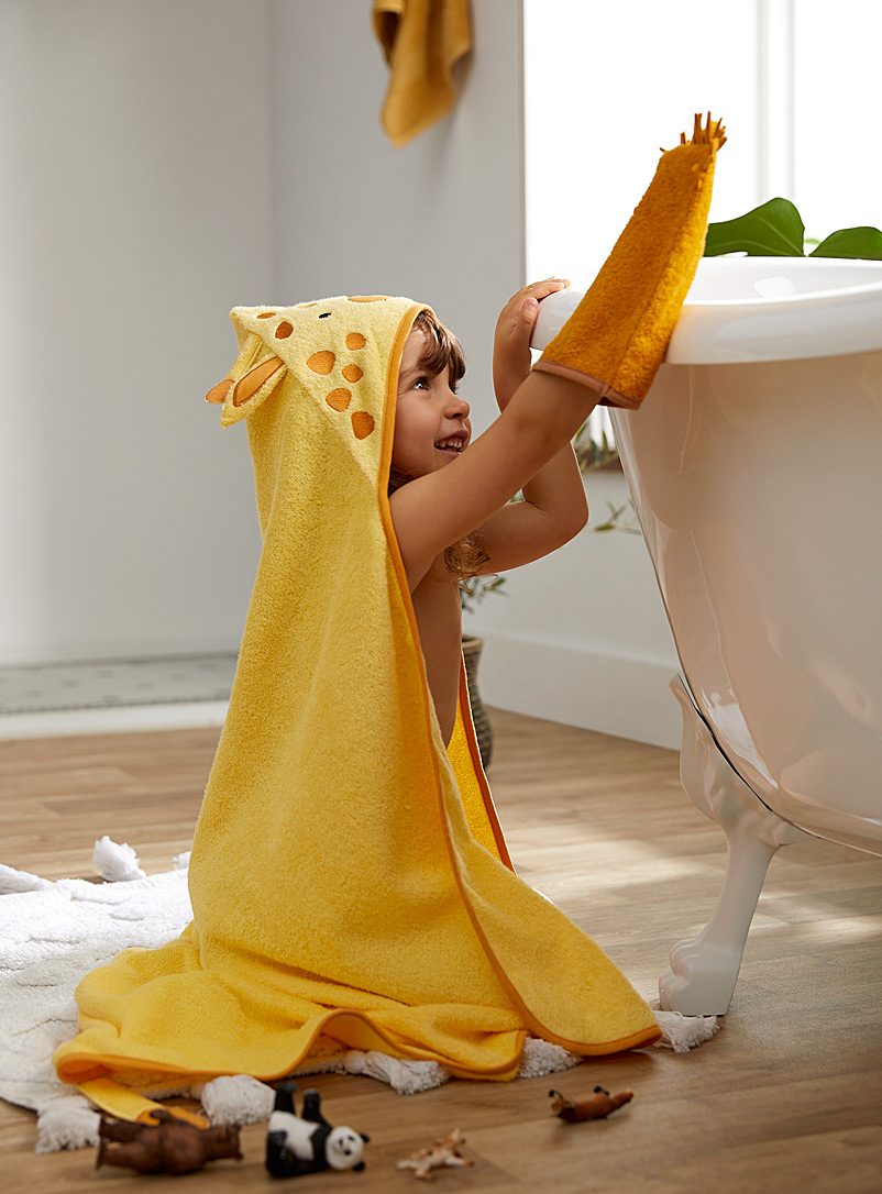 Simons Maison Patterned Yellow Baby giraffe bath cape