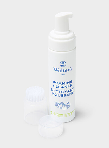 Le nettoyant en mousse &eacute;cologique avec brosse