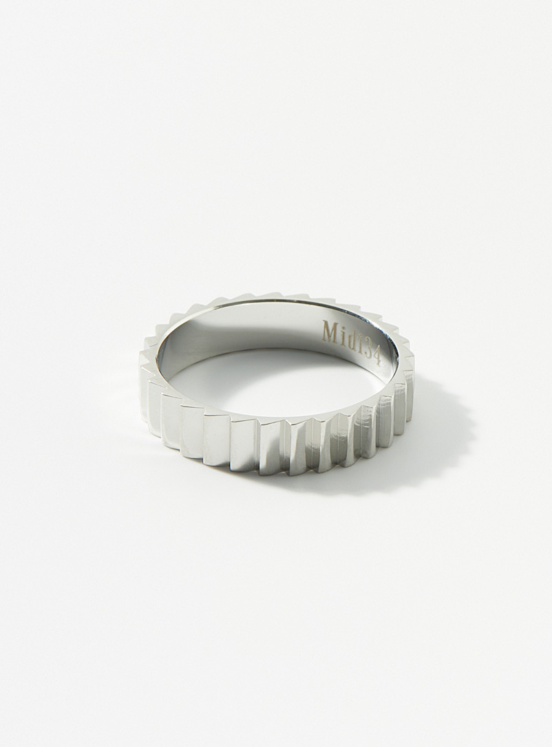 Midi34 Silver Hugo notched ring for men
