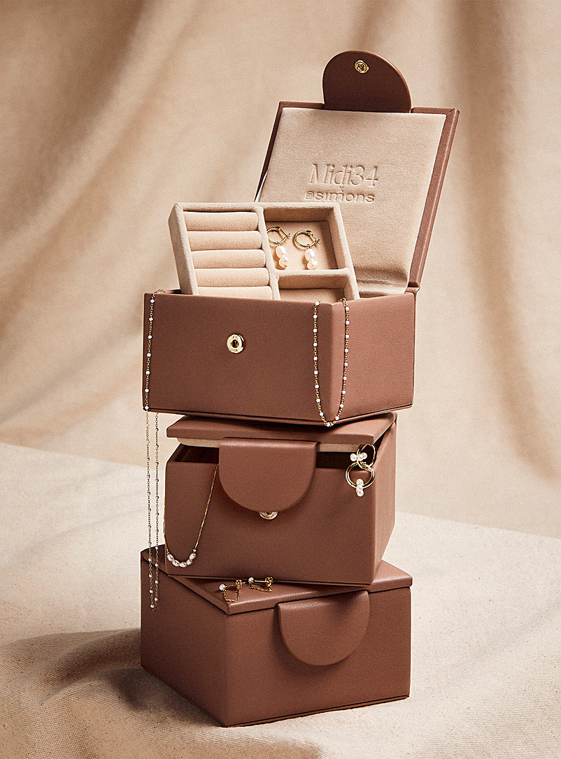 Midi34 x Simons Sand Faux-leather travel jewellery box for women