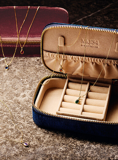 La bo&icirc;te &agrave; bijoux rectangulaire doux velours <b>Collection exclusive Simons x Midi34</b>