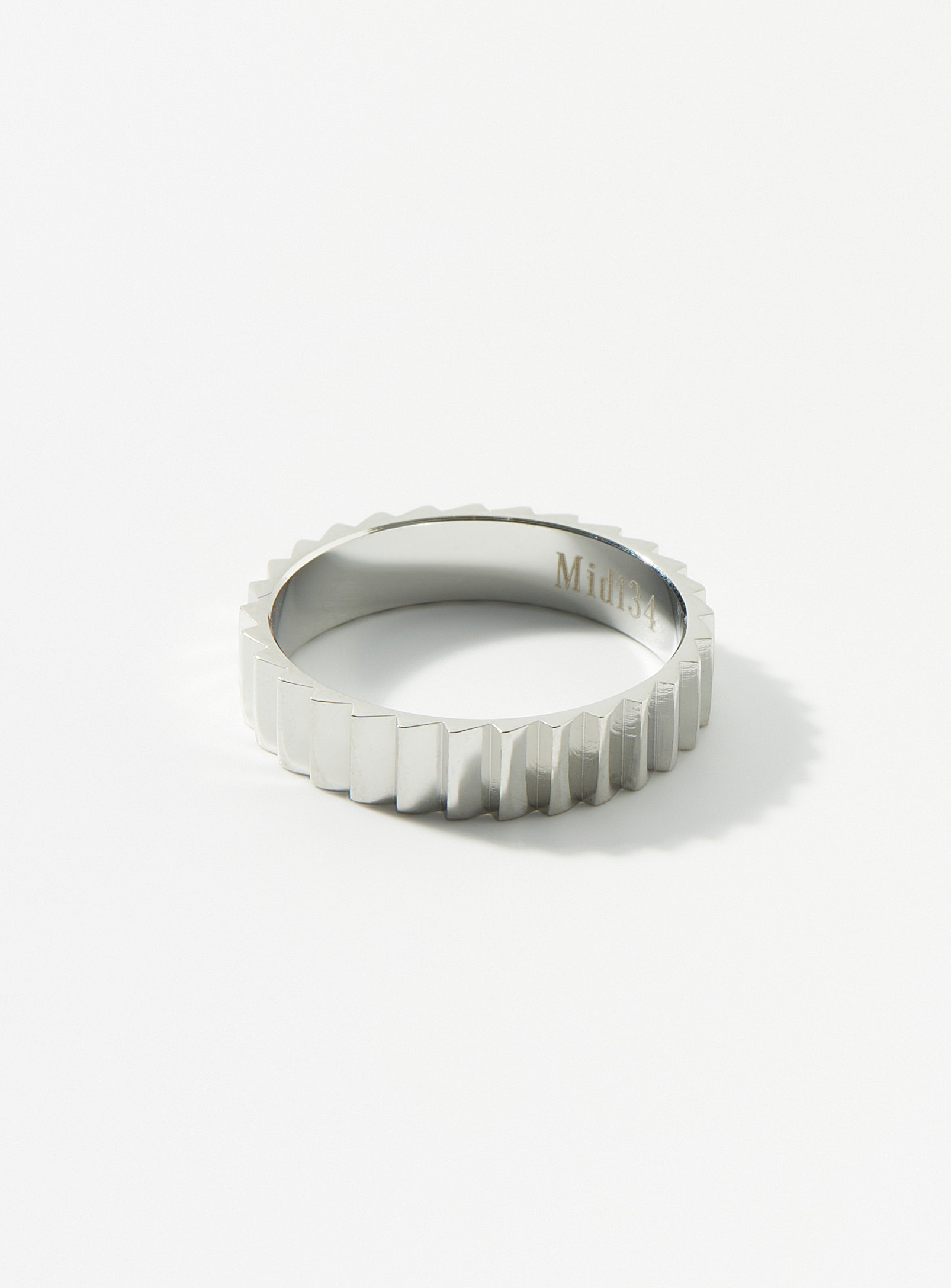 Midi34 Hugo Notched Ring In Silver
