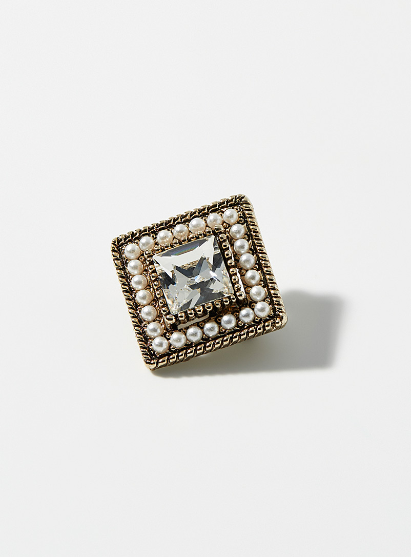 Le 31 Gold Shimmery diamond brooch for men