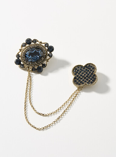 La broche maximaliste scintillante bleu saphir