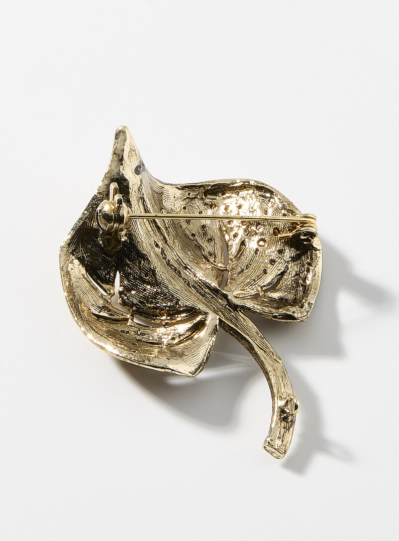 Shimmery gold leaf brooch product image 2