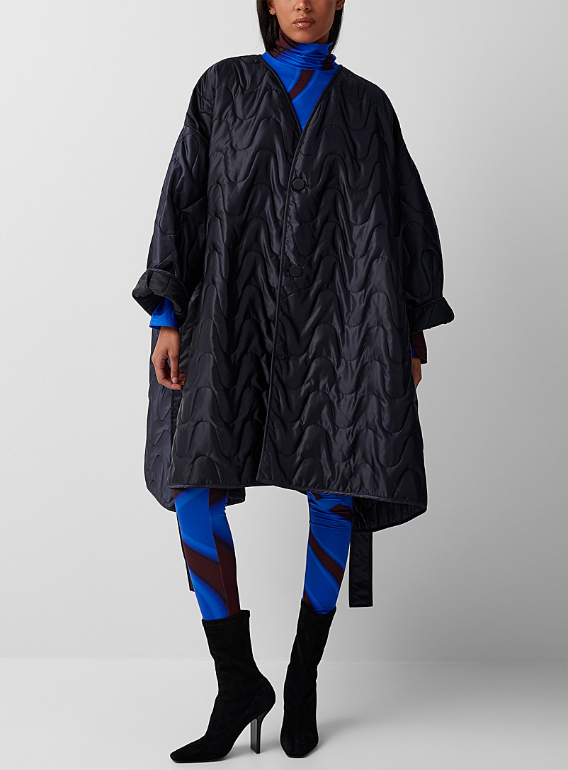 LECAVALIER: Le manteau matelassé ondulé Noir pour femme