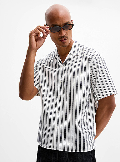 La chemise col ouvert rayures doubles textur&eacute;es <b>Coupe confort</b>