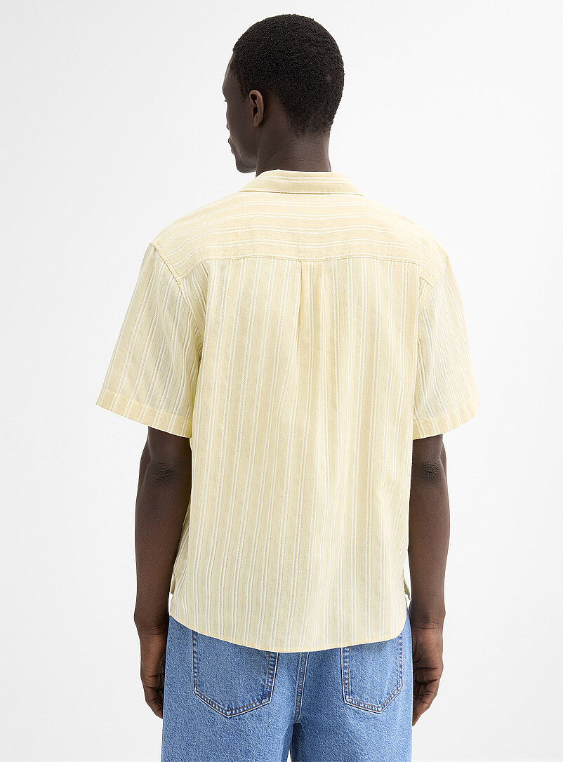 Le 31: La chemise col ouvert rayures doubles textur&eacute;es <b>Coupe confort</b> Jaune dor&eacute; pour homme