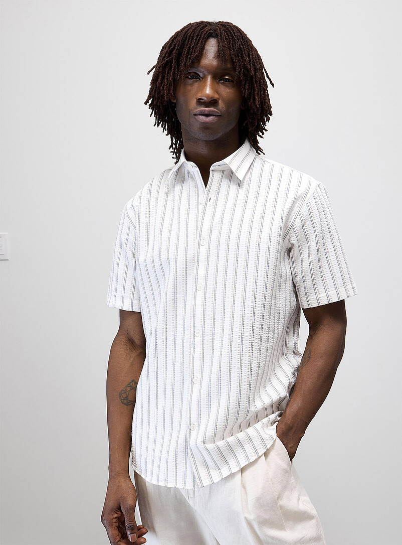 Vertical-stripe seersucker shirt Modern fit product image (primary)