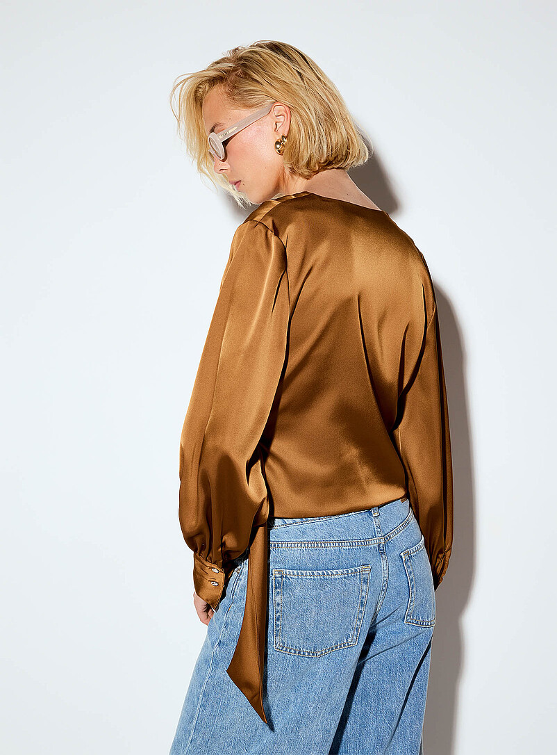 Ic&ocirc;ne Amber Satiny wraparound blouse for women