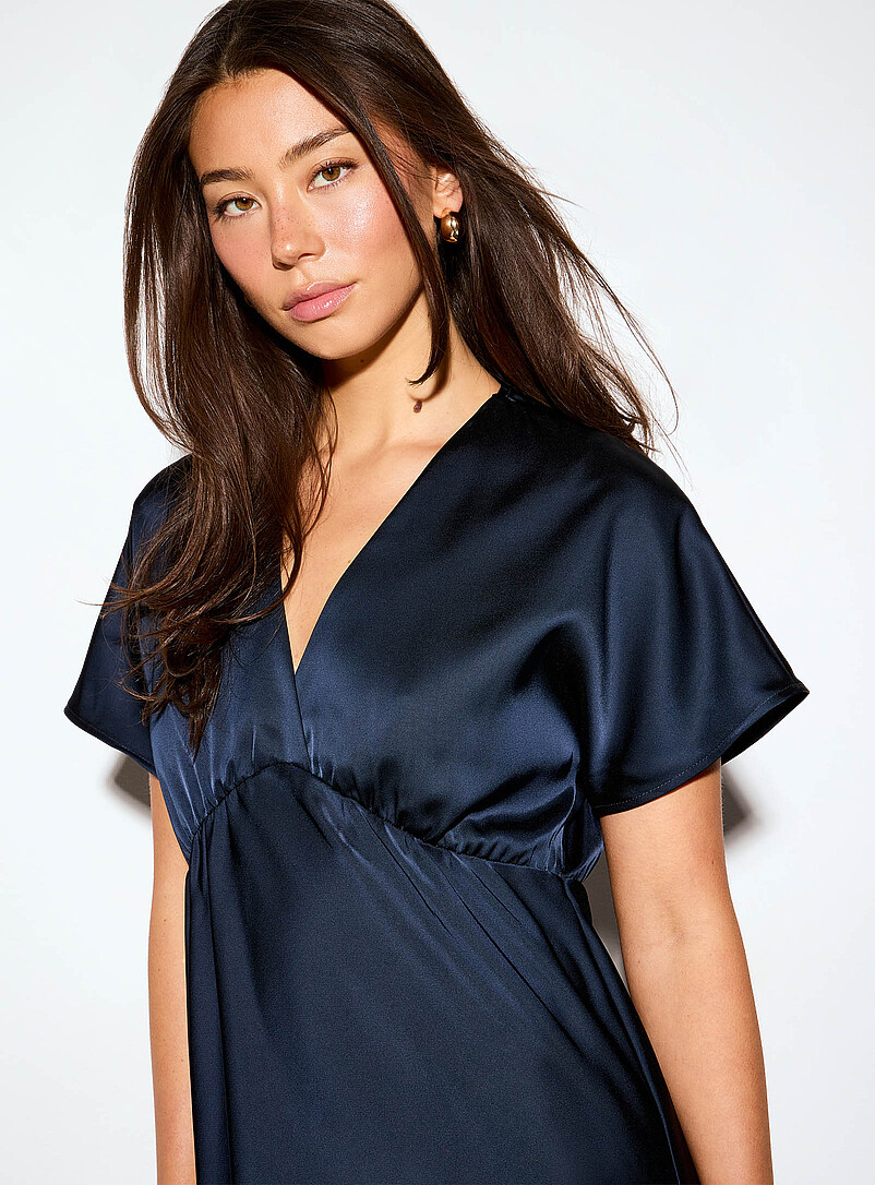 Ic&ocirc;ne Patterned Black V-neck double-face satin maxi dress for women
