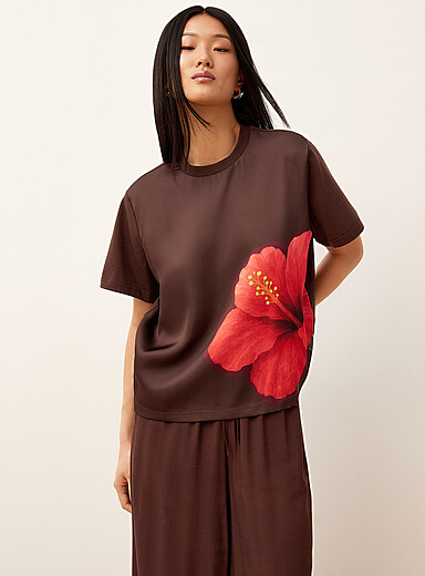 Patterned dual-material satiny T-shirt