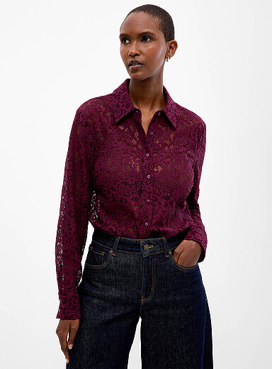 Contemporaine: La chemise ajust&eacute;e dentelle florale Bourgogne pour femme