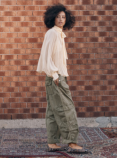 Ic&ocirc;ne Sage Green Stretch waist barrel-leg cargo pant for women
