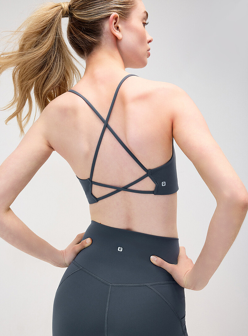 Open-Back Velvety Bra Low-Impact Support
